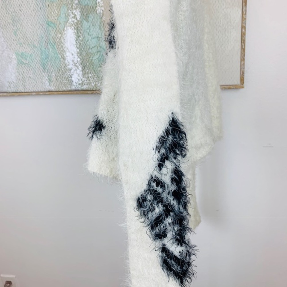 Hollister fuzzy/shaggy sweater. M. - Picture 8 of 13